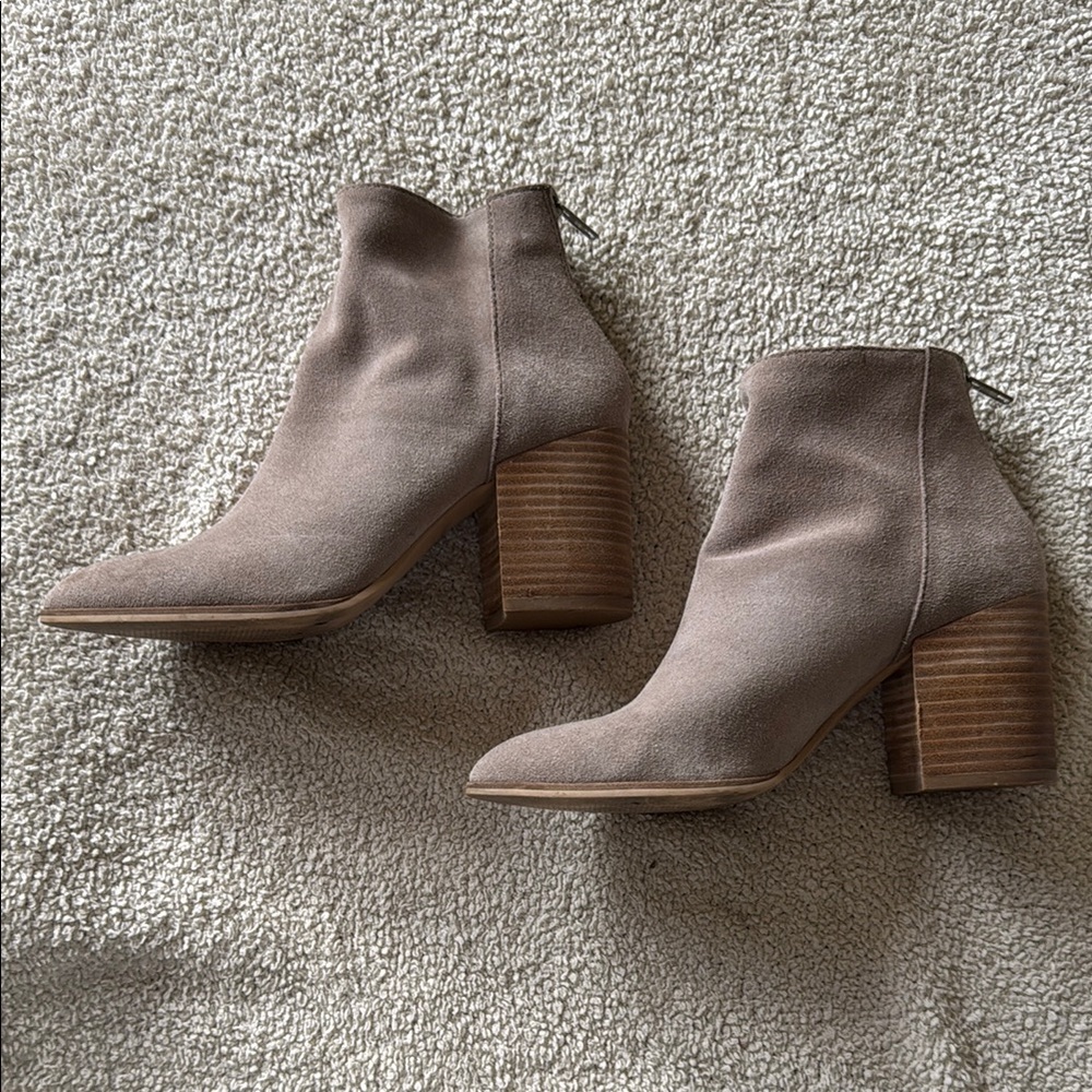 Steve Madden Suede Leather Taupe Ankle Boots